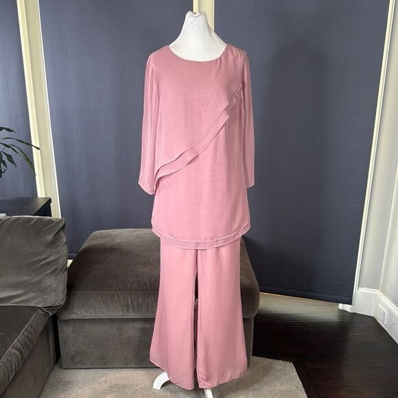 Pink Chiffon Layered Formal Two-Piece Pant Suit Set Mother of Bride Size 10 NEW - Picture 1 of 15